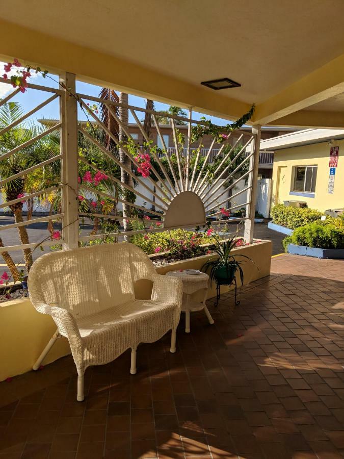 Arvilla Resort St. Pete Beach Exterior foto